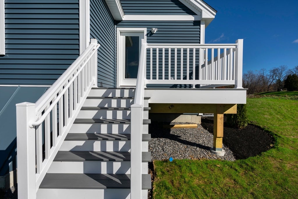 Hudson, New Hampshire, 03051, United States, 5 Bedrooms Bedrooms, ,4 BathroomsBathrooms,Residential,Active,2008017