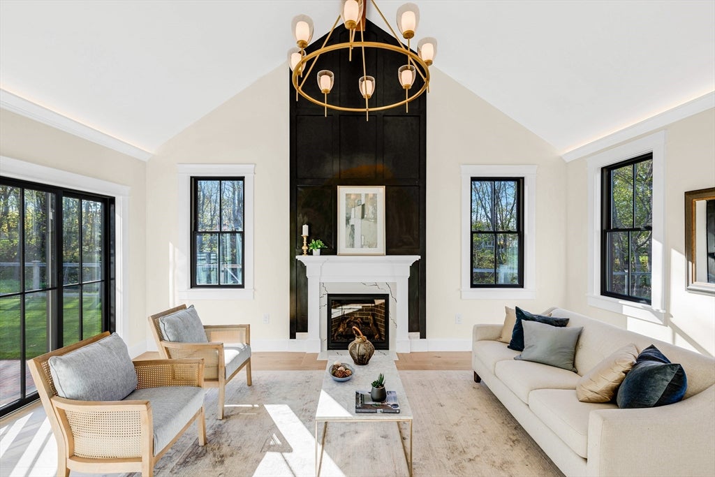 Newburyport, Massachusetts, 01950, United States, 4 Bedrooms Bedrooms, ,6 BathroomsBathrooms,Residential,Active,2043835