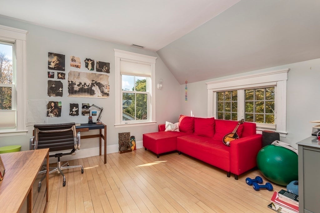 Marblehead, Massachusetts, 01945, United States, 5 Bedrooms Bedrooms, ,4 BathroomsBathrooms,Residential,Active,1993678