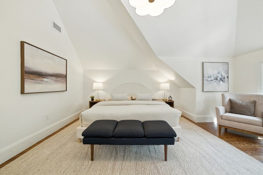 Brookline, Massachusetts, 02446, United States, 4 Bedrooms Bedrooms, ,4 BathroomsBathrooms,Residential,Active,1806604