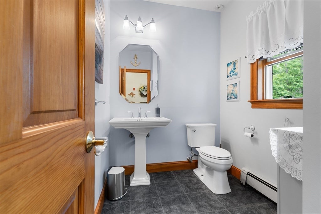 Middleboro, Massachusetts, 02346, United States, 4 Bedrooms Bedrooms, ,5 BathroomsBathrooms,Residential,Active,1858668