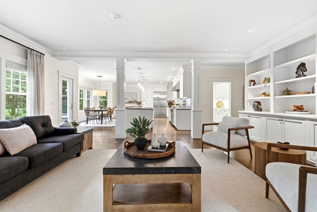 Concord, Massachusetts, 01742, United States, 6 Bedrooms Bedrooms, ,7 BathroomsBathrooms,Residential,Active,2044996