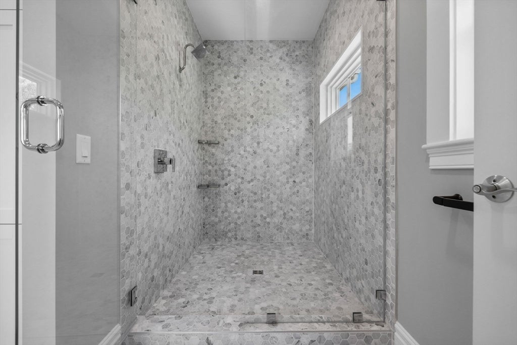 Newton, Massachusetts, 02460, United States, 5 Bedrooms Bedrooms, ,4 BathroomsBathrooms,Residential,Active,1934756