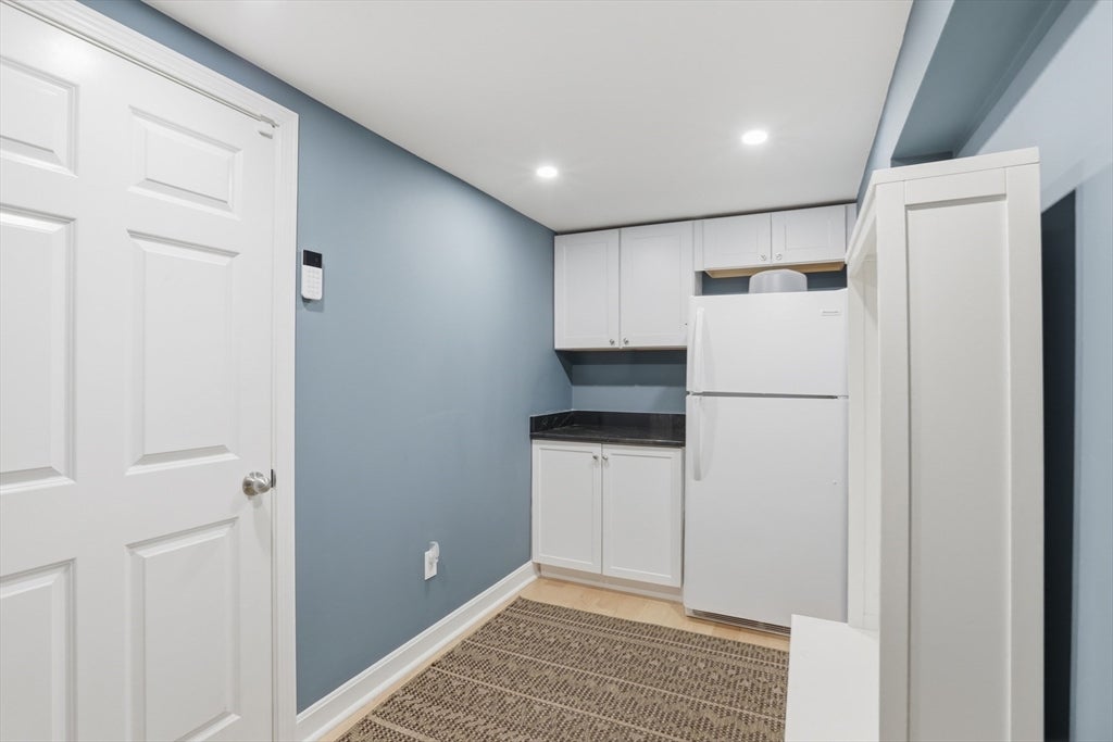 Lexington, Massachusetts, 02420, United States, 5 Bedrooms Bedrooms, ,4 BathroomsBathrooms,Residential,Active,1973324