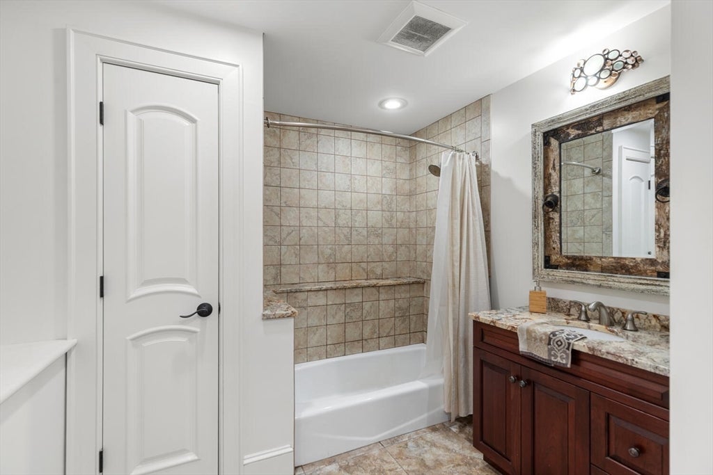 Revere, Massachusetts, 02151, United States, 5 Bedrooms Bedrooms, ,4 BathroomsBathrooms,Residential,Active,1927654