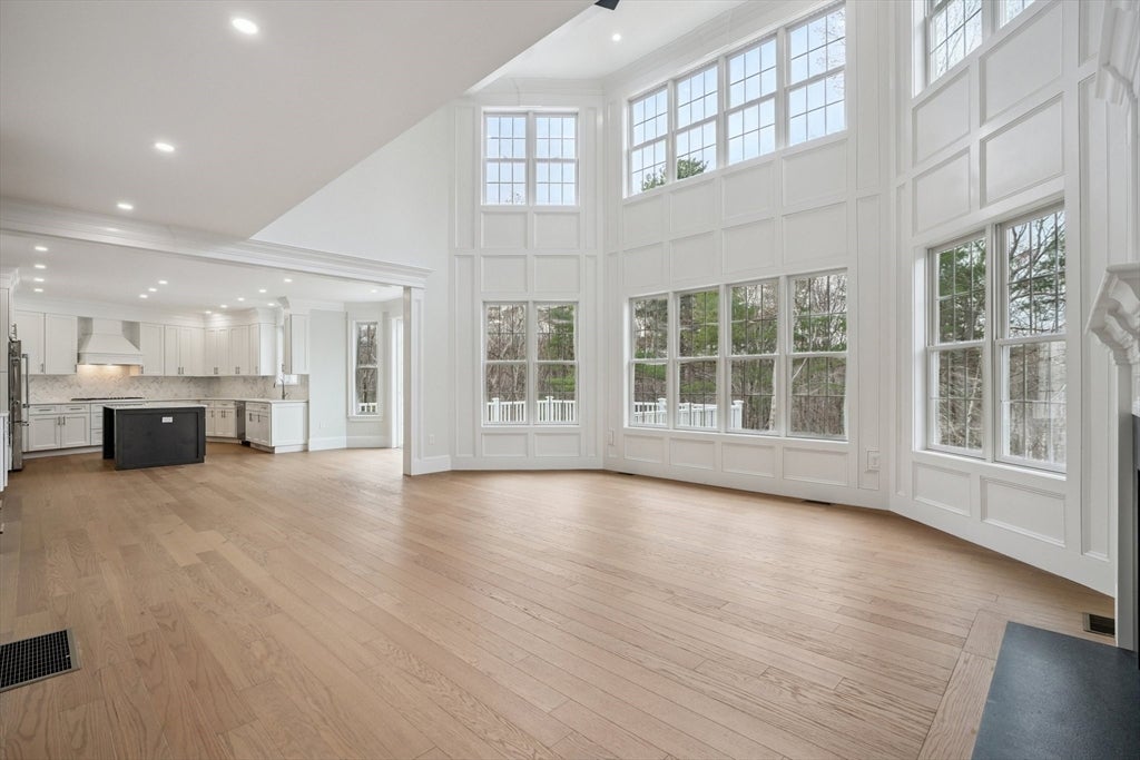 Hopkinton, Massachusetts, 01748, United States, 4 Bedrooms Bedrooms, ,6 BathroomsBathrooms,Residential,Active,2007177