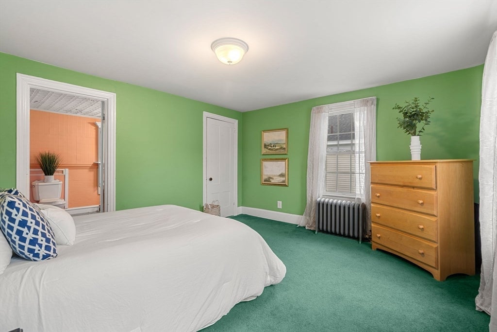 Newburyport, Massachusetts, 01950, United States, 3 Bedrooms Bedrooms, ,2 BathroomsBathrooms,Residential,Active,1922344