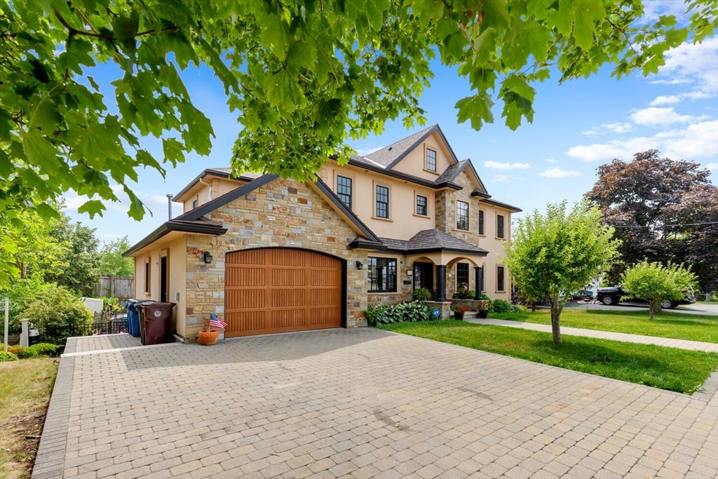 Revere, Massachusetts, 02151, United States, 5 Bedrooms Bedrooms, ,4 BathroomsBathrooms,Residential,Active,1927654