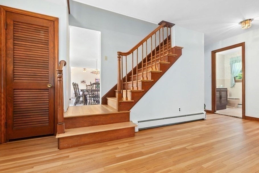 Gloucester, Massachusetts, 01930, United States, 3 Bedrooms Bedrooms, ,3 BathroomsBathrooms,Residential,Active,1849486