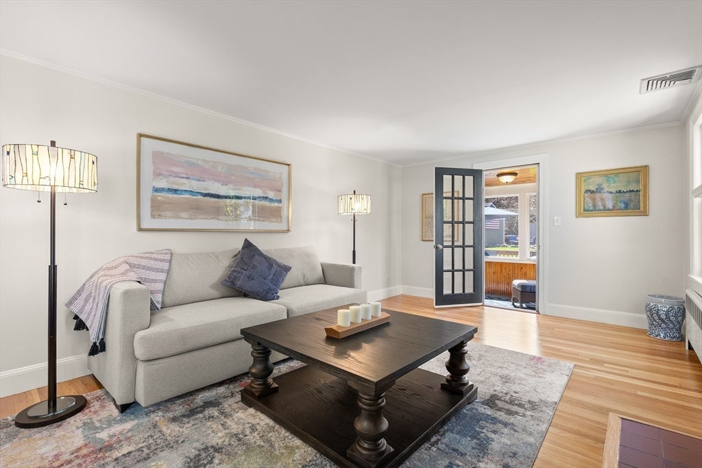 Winchester, Massachusetts, 01890, United States, 4 Bedrooms Bedrooms, ,3 BathroomsBathrooms,Residential,Active,2043140