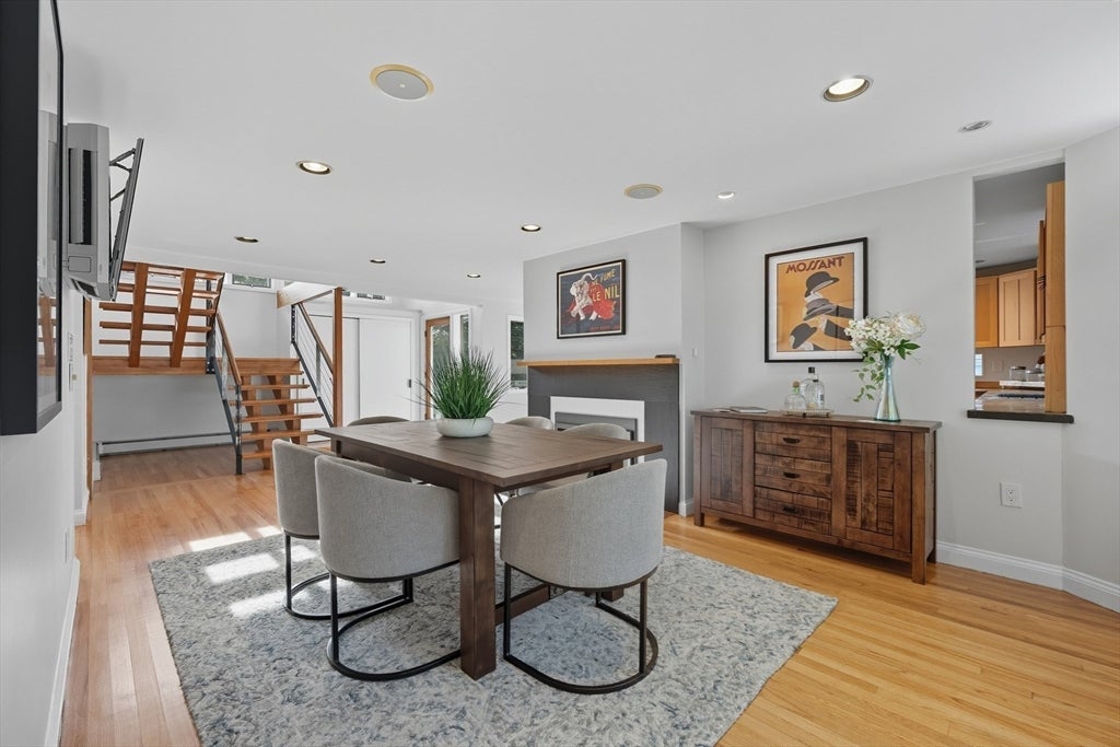 Lexington, Massachusetts, 02421, United States, 5 Bedrooms Bedrooms, ,4 BathroomsBathrooms,Residential,Active,1953717