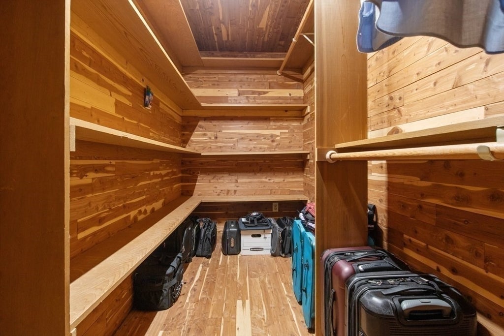 Foxboro, Massachusetts, 02035, United States, 5 Bedrooms Bedrooms, ,4 BathroomsBathrooms,Residential,Active,1904724