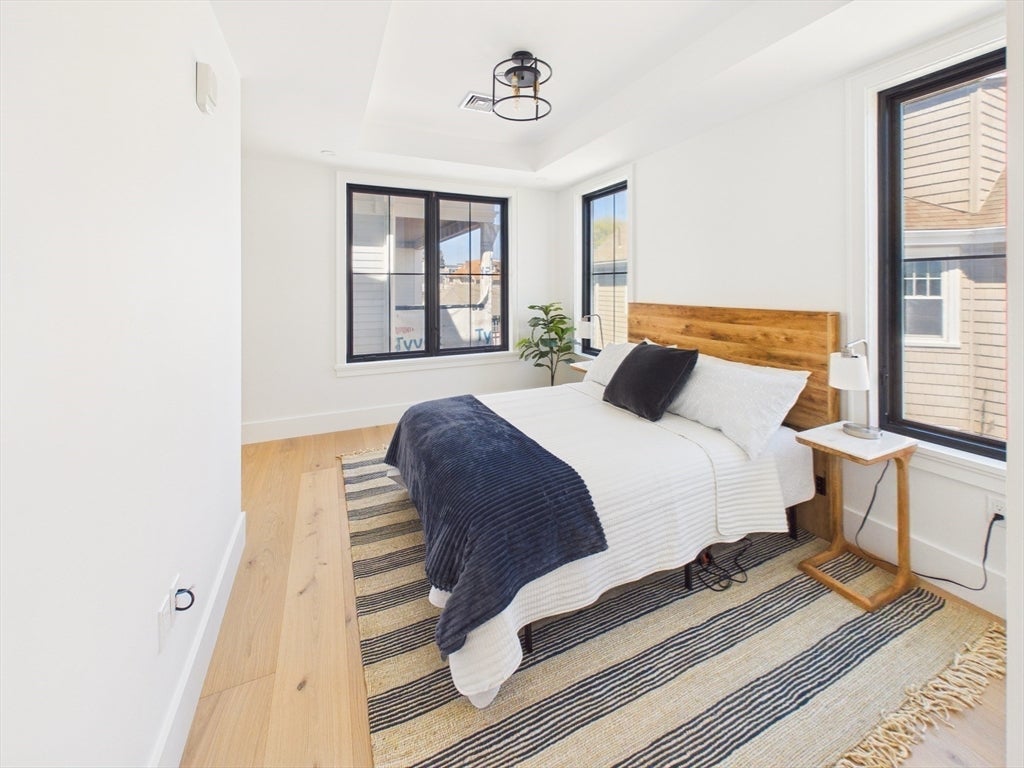 Boston, Massachusetts, 02127, United States, 4 Bedrooms Bedrooms, ,4 BathroomsBathrooms,Residential,Active,2043287