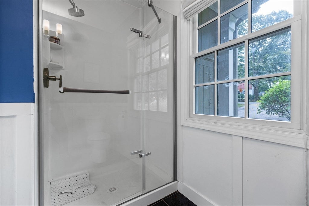 Andover, Massachusetts, 01810, United States, 5 Bedrooms Bedrooms, ,4 BathroomsBathrooms,Residential,Active,1934816