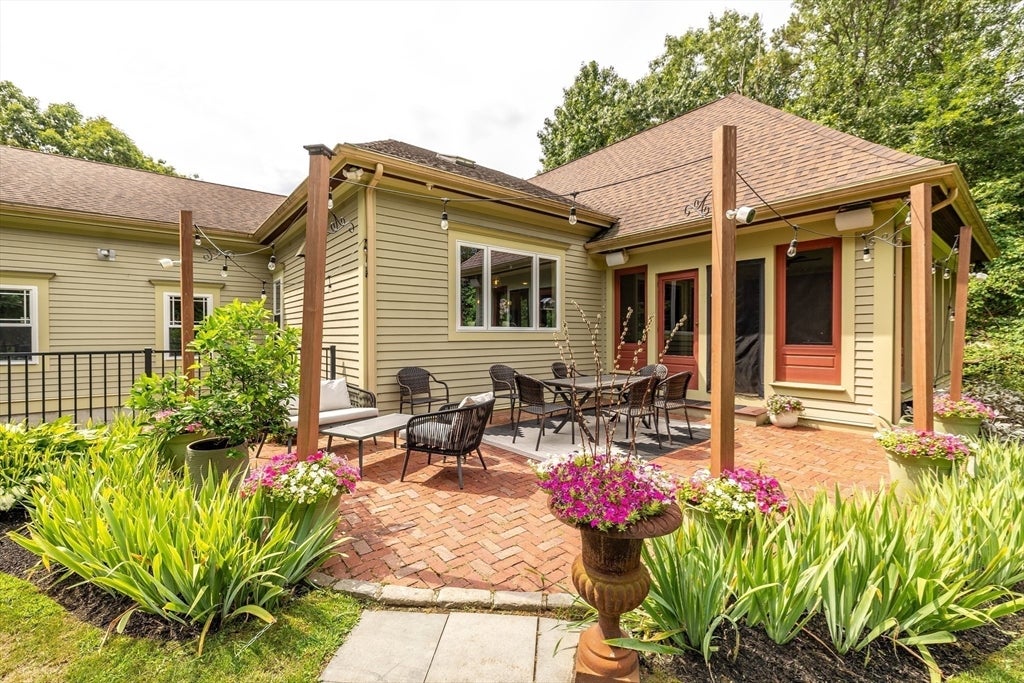 Woburn, Massachusetts, 01801, United States, 5 Bedrooms Bedrooms, ,5 BathroomsBathrooms,Residential,Active,1922298