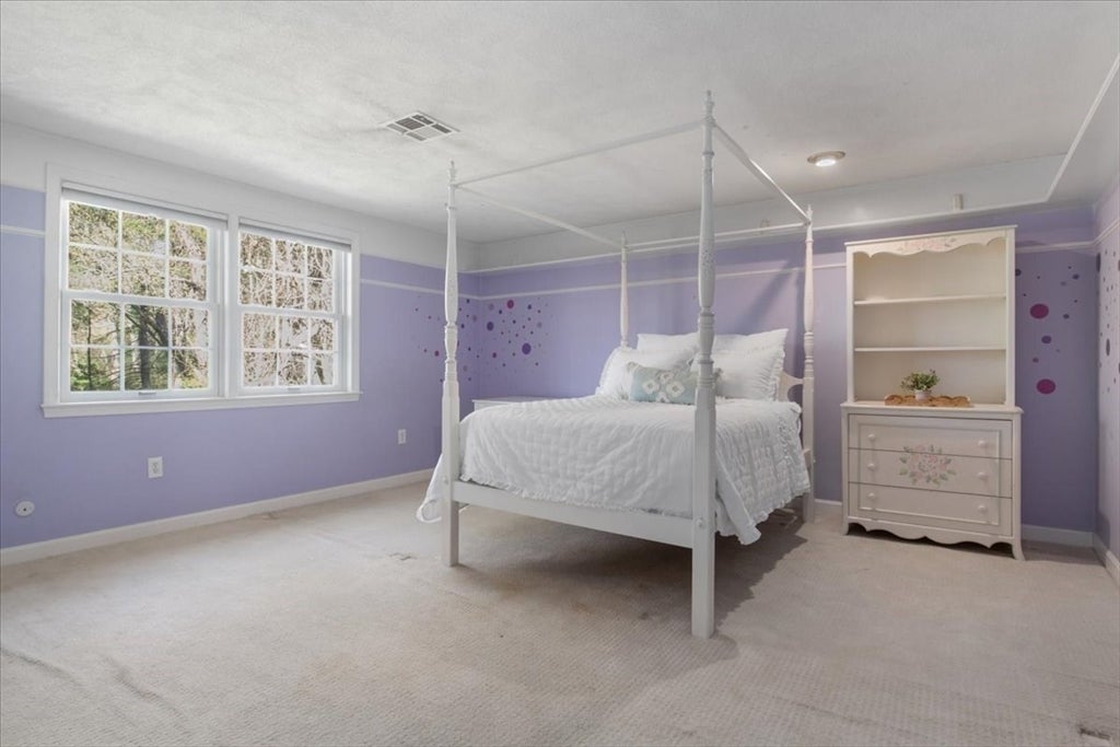 Medfield, Massachusetts, 02052, United States, 5 Bedrooms Bedrooms, ,4 BathroomsBathrooms,Residential,Active,1790178