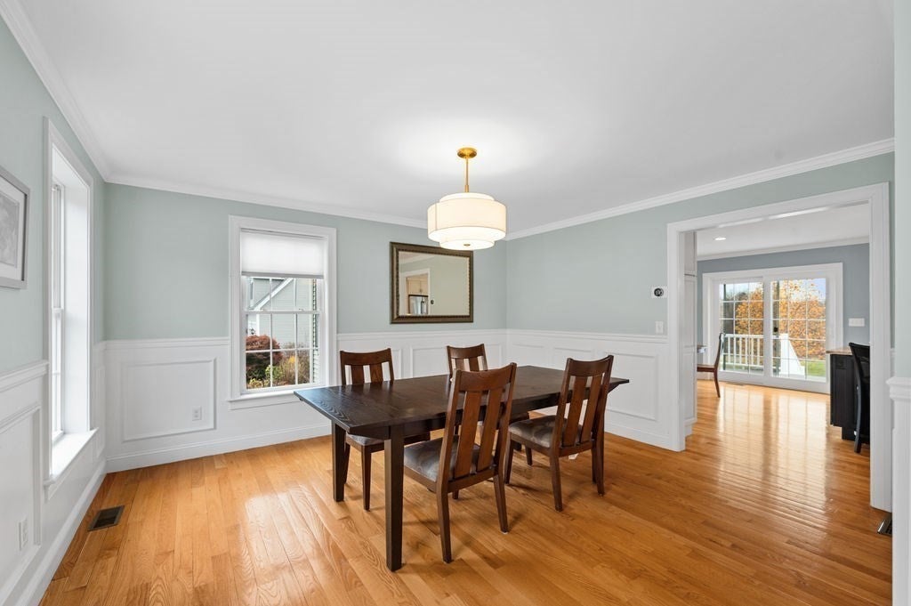 West Newbury, Massachusetts, 01985, United States, 4 Bedrooms Bedrooms, ,4 BathroomsBathrooms,Residential,Active,1986888