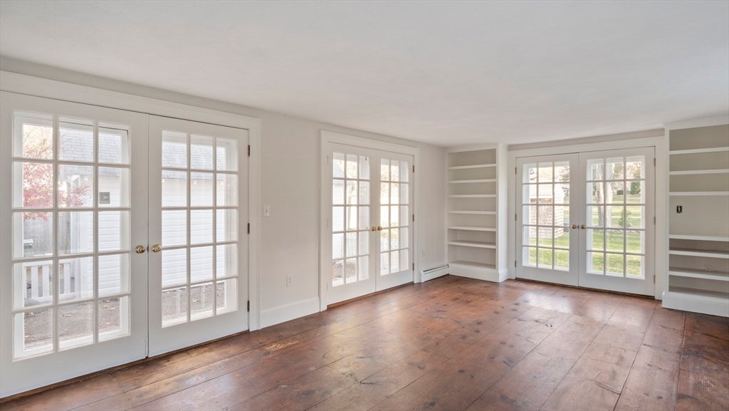 Newburyport, Massachusetts, 01950, United States, 3 Bedrooms Bedrooms, ,3 BathroomsBathrooms,Residential,Active,1986921