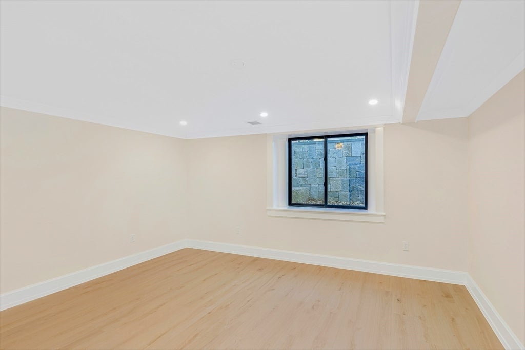 Newburyport, Massachusetts, 01950, United States, 4 Bedrooms Bedrooms, ,6 BathroomsBathrooms,Residential,Active,2043835