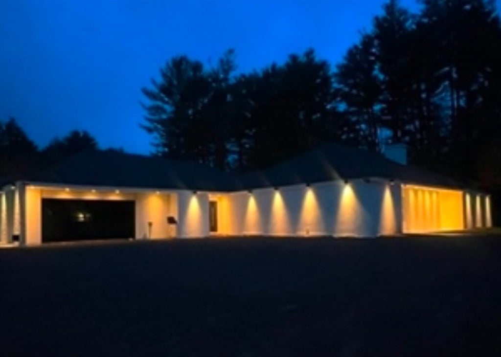 Easton, Massachusetts, 02375, United States, 4 Bedrooms Bedrooms, ,5 BathroomsBathrooms,Residential,Active,1973645