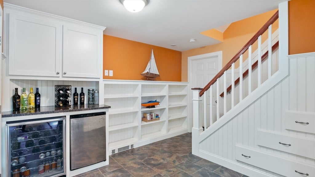 West Newbury, Massachusetts, 01985, United States, 4 Bedrooms Bedrooms, ,5 BathroomsBathrooms,Residential,Active,1936453