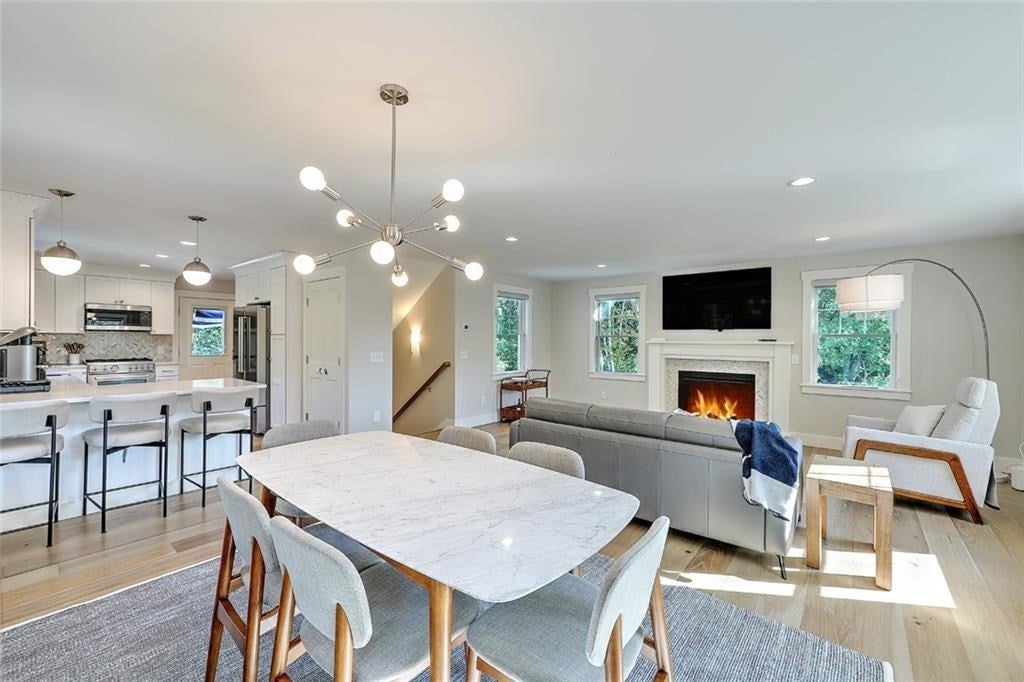 South Kingstown, Rhode Island, 02879, United States, 2 Bedrooms Bedrooms, ,3 BathroomsBathrooms,Residential,Active,2045783