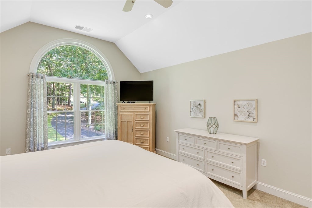Ipswich, Massachusetts, 01938, United States, 4 Bedrooms Bedrooms, ,3 BathroomsBathrooms,Residential,Active,1922346