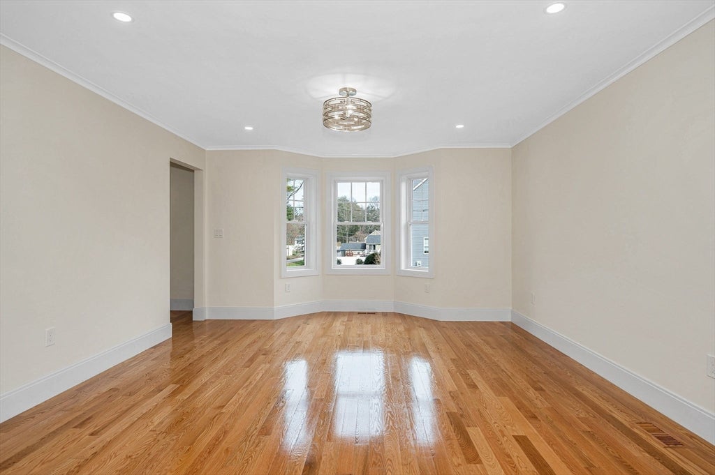 Wilmington, Massachusetts, 01887, United States, 4 Bedrooms Bedrooms, ,3 BathroomsBathrooms,Residential,Active,2043113