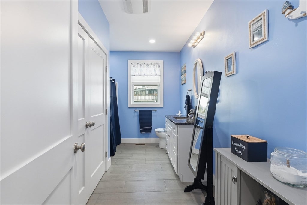 Lynn, Massachusetts, 01904, United States, 5 Bedrooms Bedrooms, ,3 BathroomsBathrooms,Residential,Active,2043805