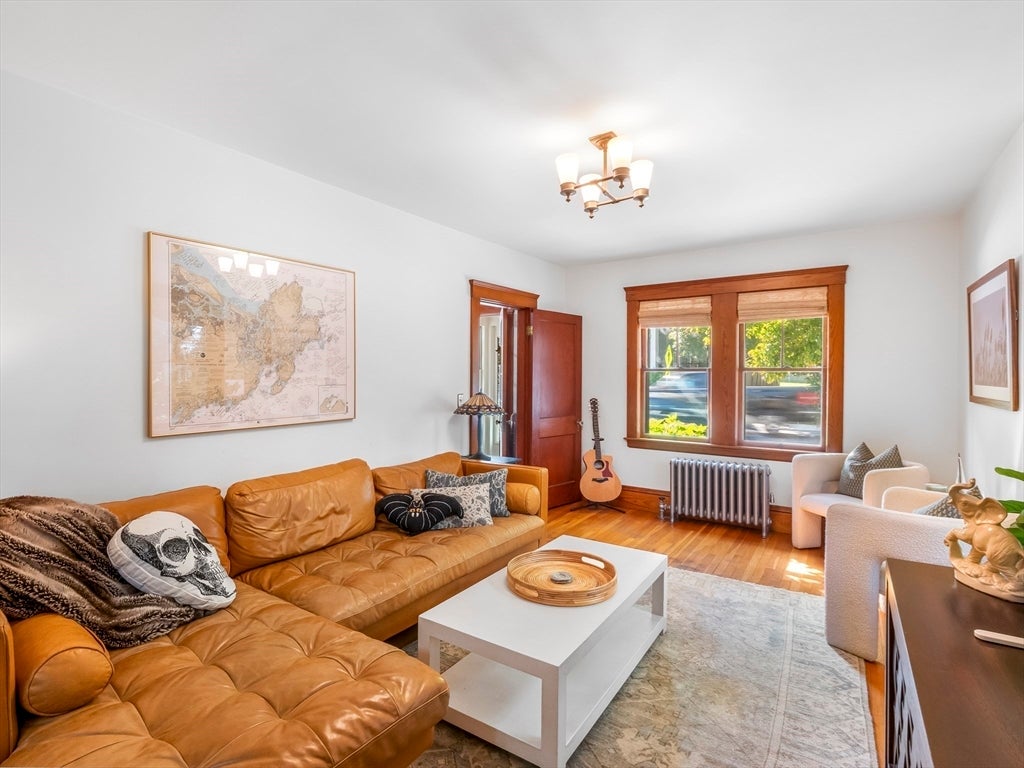 Newburyport, Massachusetts, 01950, United States, 5 Bedrooms Bedrooms, ,2 BathroomsBathrooms,Residential,Active,1986902