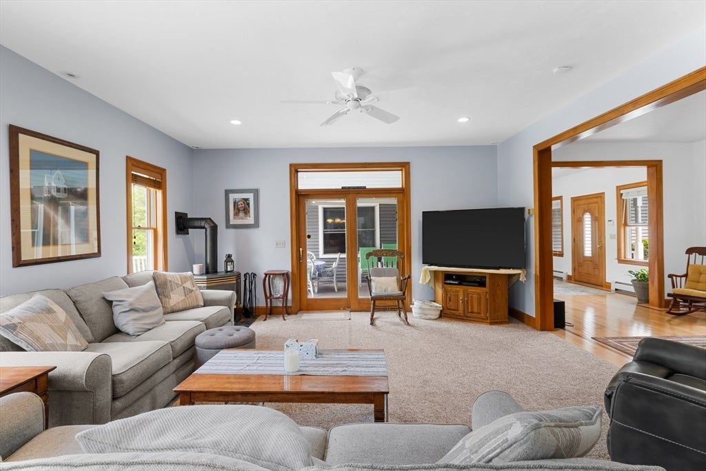 Middleboro, Massachusetts, 02346, United States, 4 Bedrooms Bedrooms, ,5 BathroomsBathrooms,Residential,Active,1858668