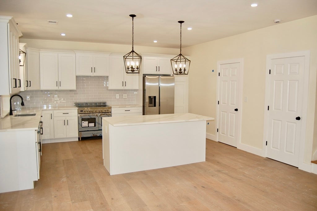 Plymouth, Massachusetts, 02360, United States, 4 Bedrooms Bedrooms, ,3 BathroomsBathrooms,Residential,Active,1993944