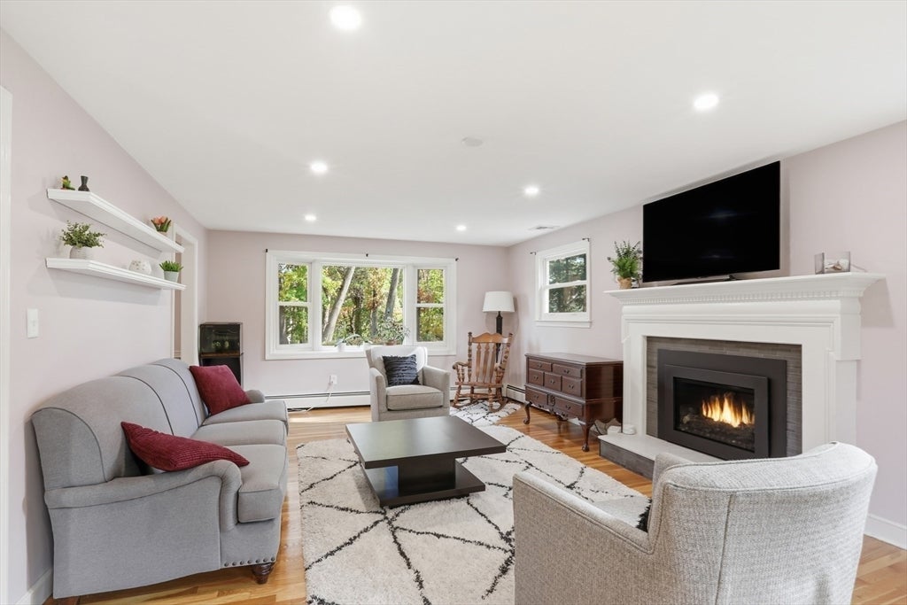 Lexington, Massachusetts, 02420, United States, 5 Bedrooms Bedrooms, ,4 BathroomsBathrooms,Residential,Active,1973324