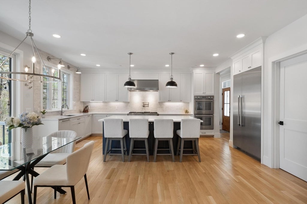 Hopkinton, Massachusetts, 01748, United States, 4 Bedrooms Bedrooms, ,6 BathroomsBathrooms,Residential,Active,2044538