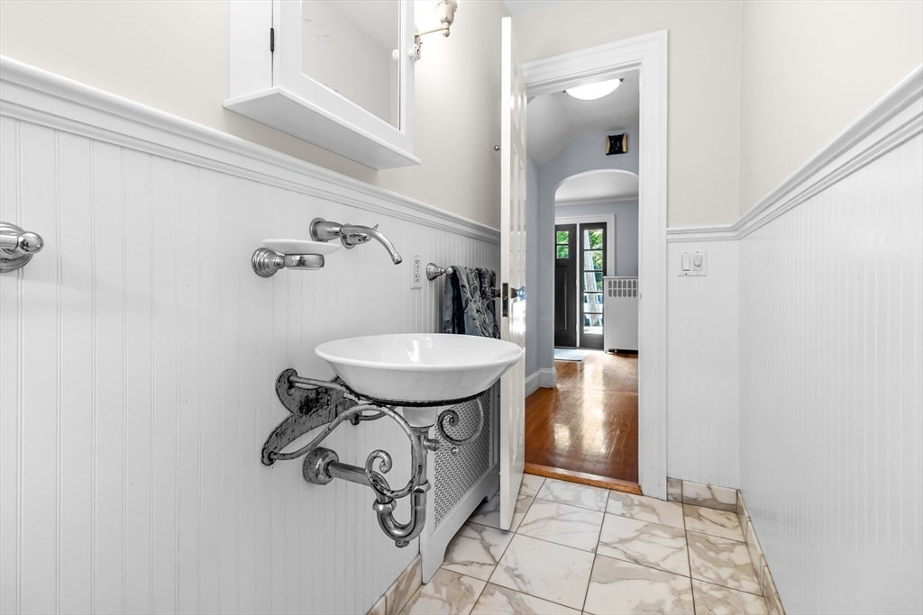 Brookline, Massachusetts, 02445, United States, 5 Bedrooms Bedrooms, ,4 BathroomsBathrooms,Residential,Active,1905060
