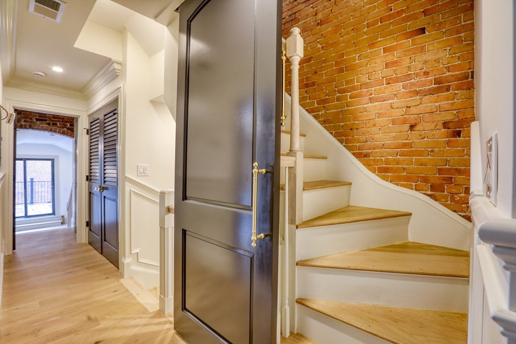 Boston, Massachusetts, 02129, United States, 4 Bedrooms Bedrooms, ,4 BathroomsBathrooms,Residential,Active,2043810