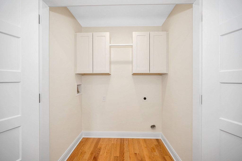 Wilmington, Massachusetts, 01887, United States, 4 Bedrooms Bedrooms, ,3 BathroomsBathrooms,Residential,Active,2043113