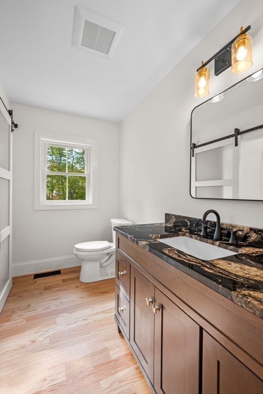 Topsfield, Massachusetts, 01983, United States, 4 Bedrooms Bedrooms, ,3 BathroomsBathrooms,Residential,Active,1962184