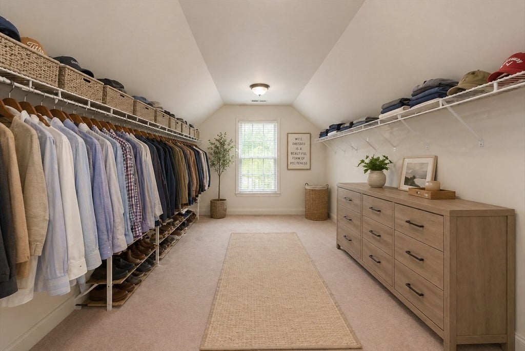 Bellingham, Massachusetts, 02019, United States, 4 Bedrooms Bedrooms, ,4 BathroomsBathrooms,Residential,Active,2045545