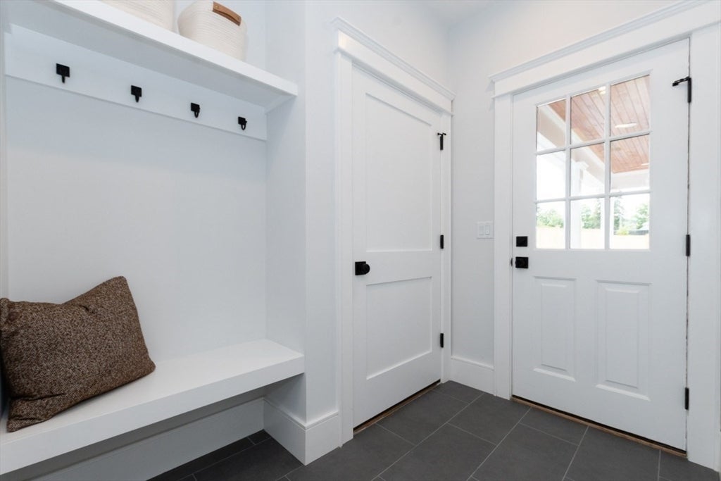 Newton, Massachusetts, 02466, United States, 4 Bedrooms Bedrooms, ,6 BathroomsBathrooms,Residential,Active,1934774