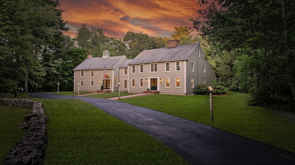 Topsfield, Massachusetts, 01983, United States, 6 Bedrooms Bedrooms, ,4 BathroomsBathrooms,Residential,Active,1936130