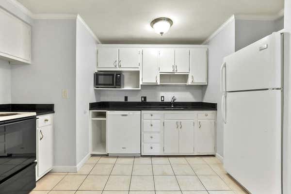 230 ESSEX ST APT 23, MELROSE, MA 02176, photo 4 of 22