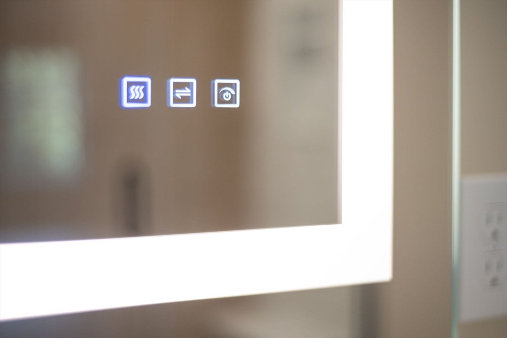 Topsfield, Massachusetts, 01983, United States, 4 Bedrooms Bedrooms, ,3 BathroomsBathrooms,Residential,Active,1962184