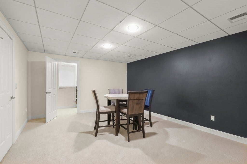 North Attleboro, Massachusetts, 02760, United States, 5 Bedrooms Bedrooms, ,6 BathroomsBathrooms,Residential,Active,1934825