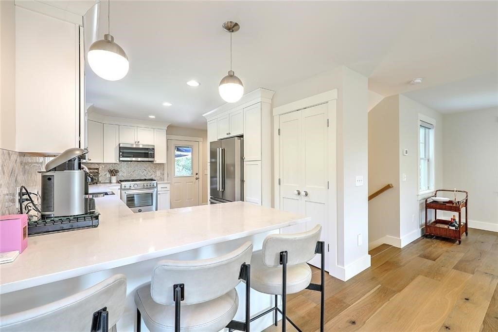 South Kingstown, Rhode Island, 02879, United States, 2 Bedrooms Bedrooms, ,3 BathroomsBathrooms,Residential,Active,2045783