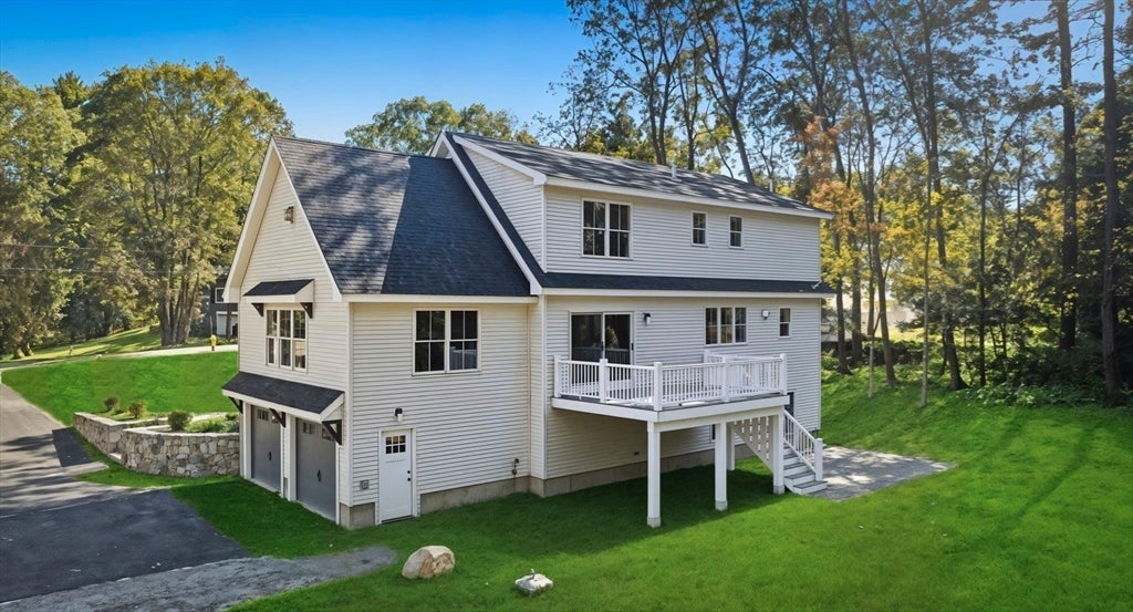 Topsfield, Massachusetts, 01983, United States, 4 Bedrooms Bedrooms, ,3 BathroomsBathrooms,Residential,Active,1962184