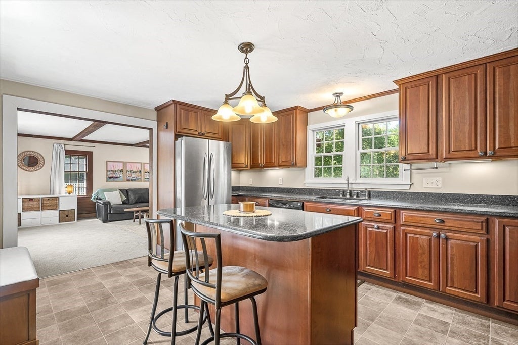 Beverly, Massachusetts, 01915, United States, 3 Bedrooms Bedrooms, ,2 BathroomsBathrooms,Residential,Active,1936404