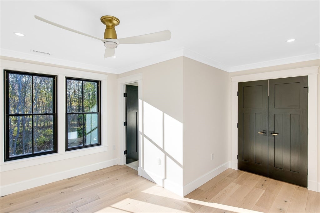 Newburyport, Massachusetts, 01950, United States, 4 Bedrooms Bedrooms, ,6 BathroomsBathrooms,Residential,Active,2043835