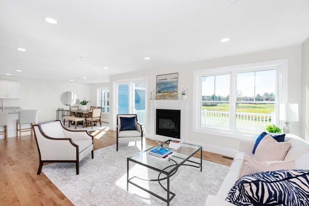 Amherst, New Hampshire, 03031, United States, 5 Bedrooms Bedrooms, ,4 BathroomsBathrooms,Residential,Active,1943781