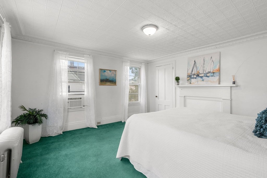 Newburyport, Massachusetts, 01950, United States, 3 Bedrooms Bedrooms, ,2 BathroomsBathrooms,Residential,Active,1922344
